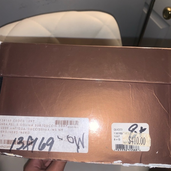 Gucci Black Leather Sneakers with Signature Stripe - Picture 4 of 4